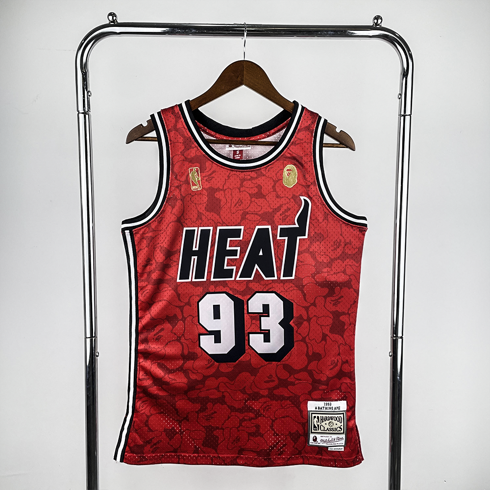 Regata Mitchell & Ness x BAPE - Miami Heat - Rei da Pelada